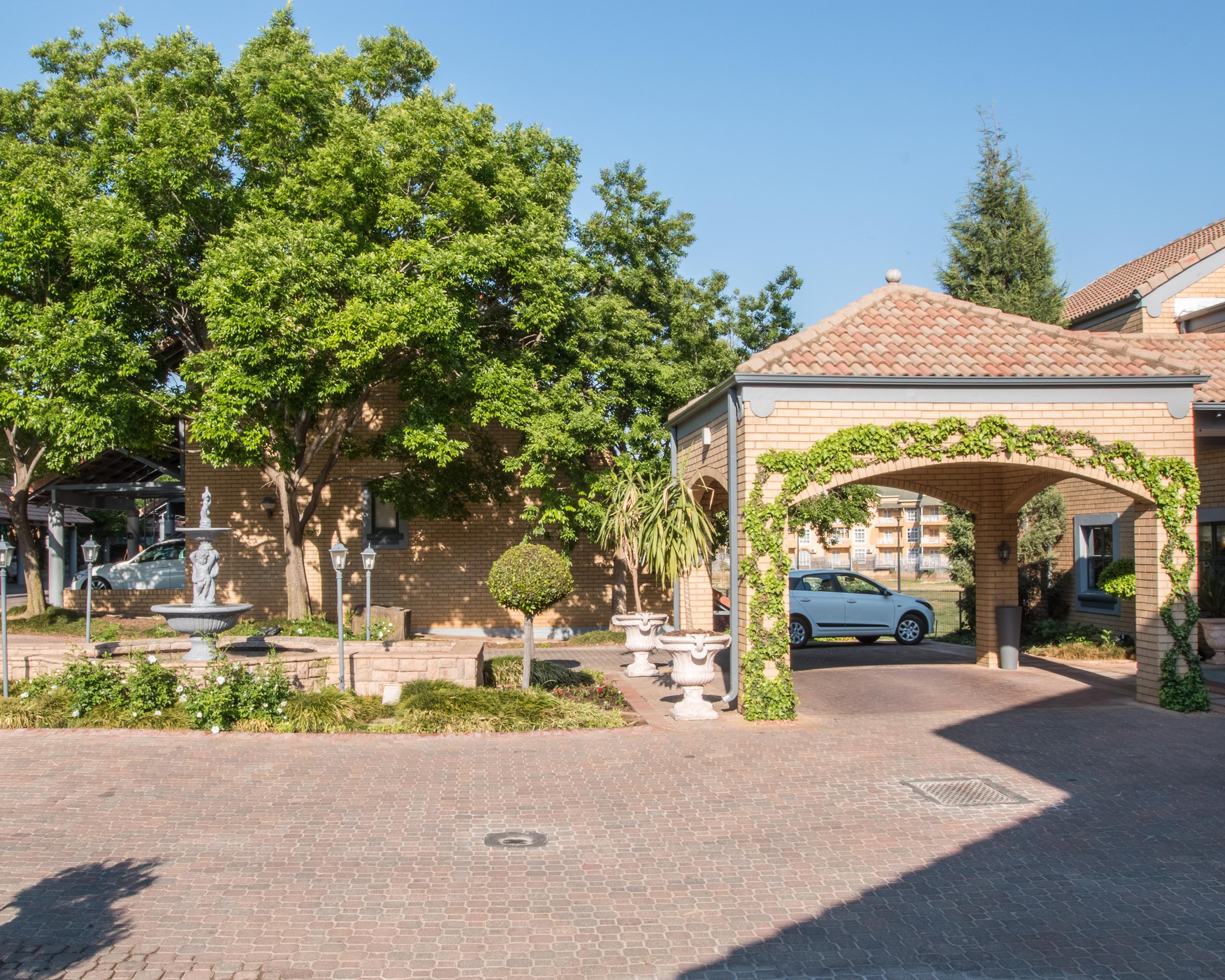 City Lodge Hotel Eastgate Johannesburg Exterior photo